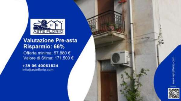 Foto Immobile in asta di 245 m con pi� di 5 locali in vendita a Siderno