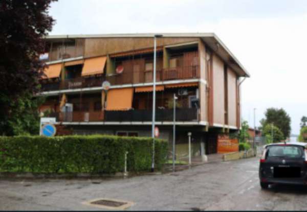 Foto Immobile in asta di 260 m in vendita a Castelletto Sopra Ticino