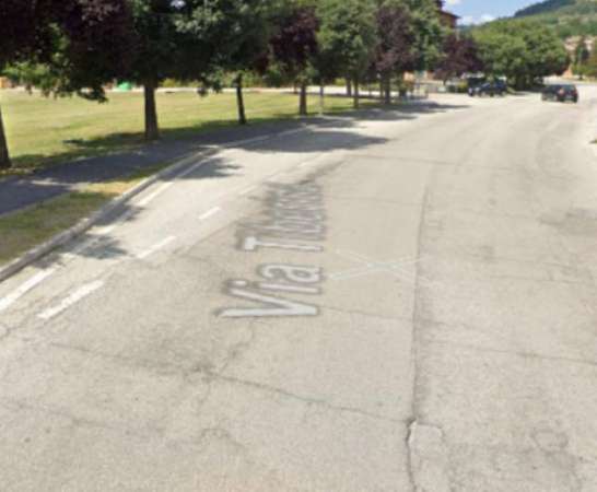 Foto Immobile in asta di 2621 m con pi� di 5 locali in vendita a Deruta
