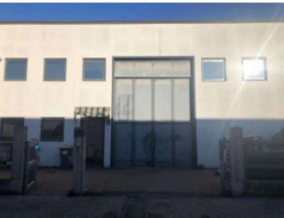 Foto Immobile in asta di 278 m in vendita a Foligno