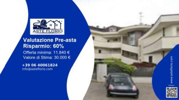 Foto Immobile in asta di 30 m, box auto doppio in vendita a Giussano