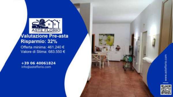 Foto Immobile in asta di 317 m, box auto in vendita a Trani
