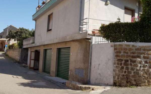 Foto Immobile in asta di 341 m con 1 locale in vendita a Lugnano in Teverina