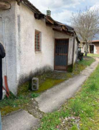 Foto Immobile in asta di 404 m in vendita a Teggiano