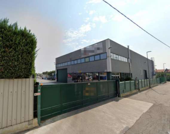Foto Immobile in asta di 4180 m con pi� di 5 locali in vendita a Giulianova