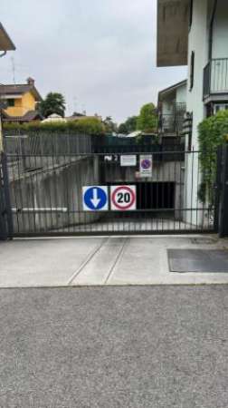 Foto Immobile in asta di 44 m, box auto doppio in vendita a Comun Nuovo