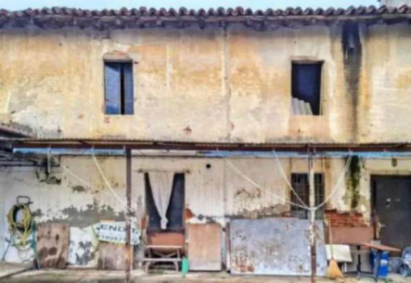 Foto Immobile in asta di 504 m con pi� di 5 locali in vendita a Robecco d'Oglio