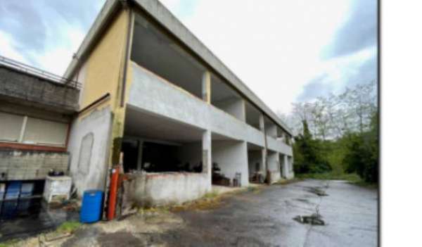 Foto Immobile in asta di 5808 m con pi� di 5 locali in vendita a Reggello