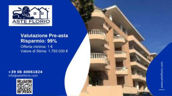 Foto Immobile in asta di 666 m con pi� di 5 locali in vendita a Pomezia