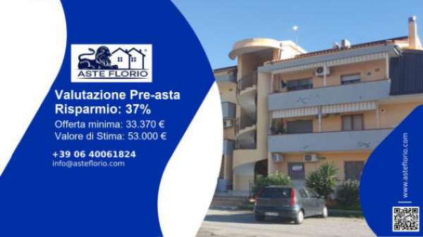Foto Immobile in asta di 74 m con pi� di 5 locali in vendita a Davoli