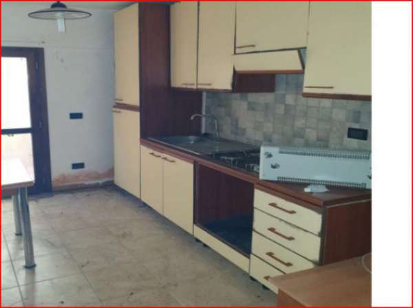 Foto Immobile in asta di 78 m con 1 locale in vendita a Poggibonsi