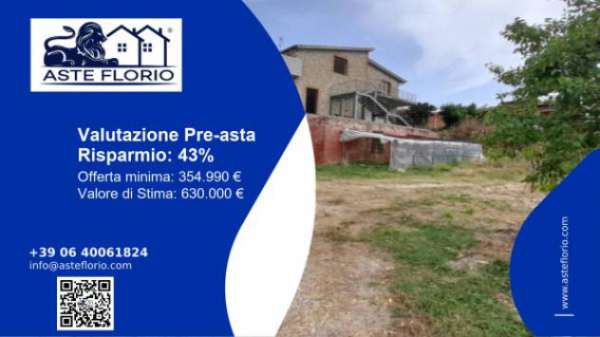 Foto Immobile in asta di 818 m con pi� di 5 locali in vendita a Murlo