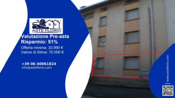 Foto Immobile in asta di 83 m con pi� di 5 locali in vendita a Como