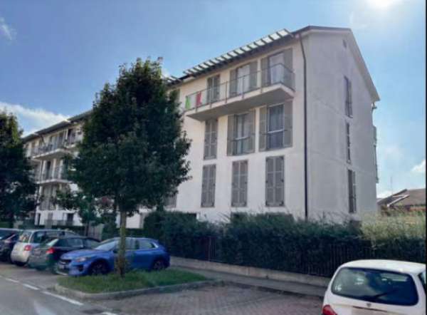 Foto Immobile in asta di 89 m con 3 locali e box auto in vendita a Chieri