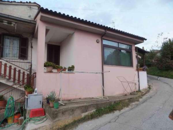 Foto Immobile in asta di 94 m con 4 locali in vendita a Frosinone