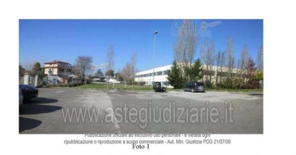 Foto IMMOBILI-ALTRA CATEGORIA-Localit  piane di camerata - via ungaretti