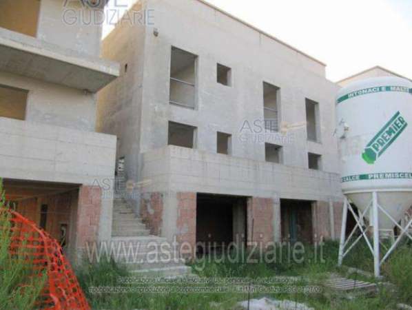 Foto IMMOBILI-ALTRA CATEGORIA-Tra via roma e via del valico a pisa