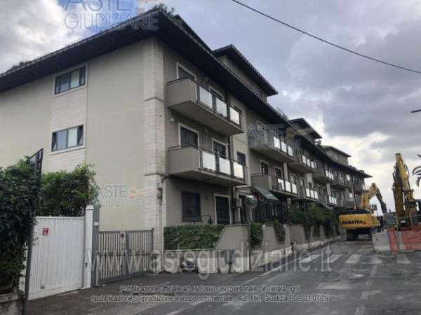 Foto IMMOBILI-ALTRA CATEGORIA-Via giuseppe garibaldi n. 9-13
