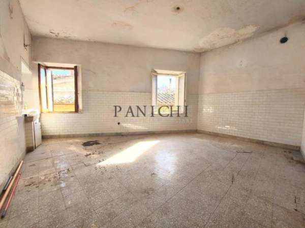 Foto Immobili da ristruttrurare con terrazzo - centro storico