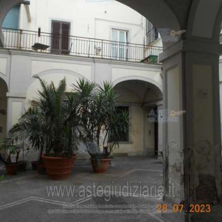 Foto IMMOBILI-IMMOBILE COMMERCIALE-P.za giuseppe garibaldi, 118, 80100 napoli na, italia