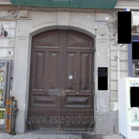 Foto IMMOBILI-IMMOBILE COMMERCIALE-P.za giuseppe garibaldi, 118, 80100 napoli na, italia