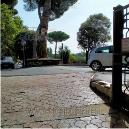 Foto IMMOBILI-IMMOBILE COMMERCIALE-Via frascati n. 2