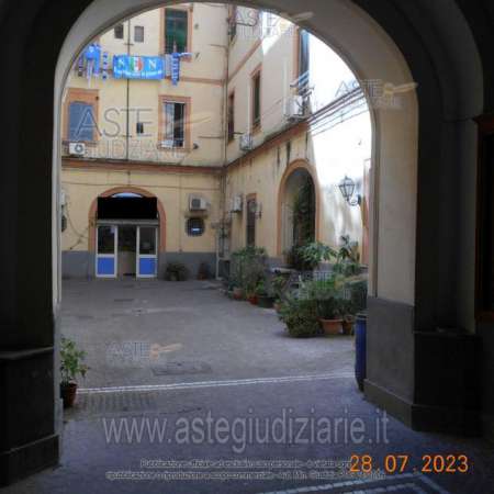 Foto IMMOBILI-IMMOBILE COMMERCIALE-Via giuseppe pica, 48, 80142 napoli na, italia