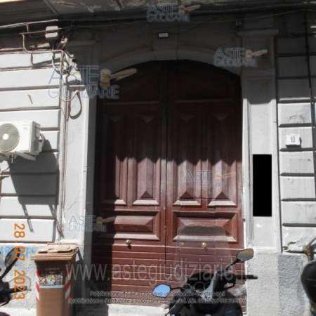 Foto IMMOBILI-IMMOBILE COMMERCIALE-Via giuseppe ricciardi, 10, 80142 napoli na, italia