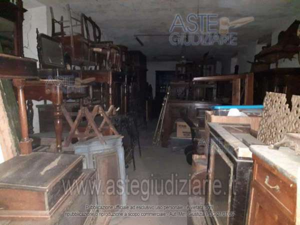 Foto IMMOBILI-IMMOBILE COMMERCIALE-Via i maggio, 162, 60131 ancona an, italia