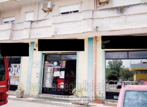 Foto IMMOBILI-IMMOBILE COMMERCIALE-Via neapolis 11 / matteotti 226