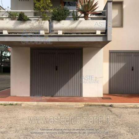 Foto IMMOBILI-IMMOBILE COMMERCIALE-Via vitello d'oro, 18, 65015 montesilvano pe, italia