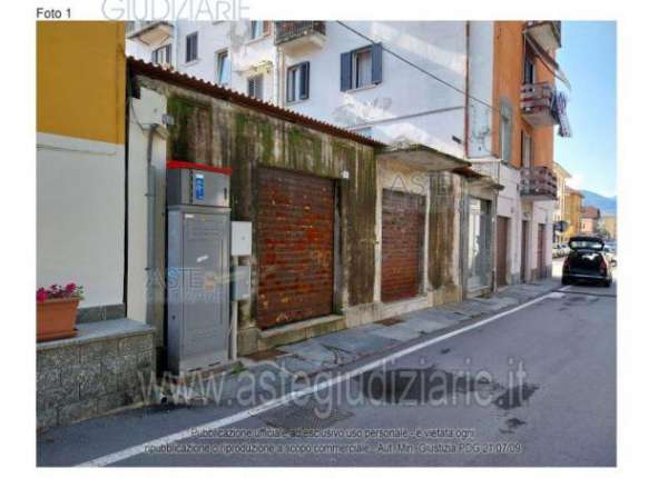 Foto IMMOBILI-IMMOBILE COMMERCIALE-Via zuccone pastore n.ri 4-6-8