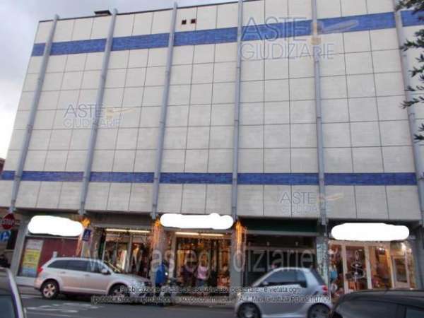 Foto IMMOBILI-IMMOBILE COMMERCIALE-Viale italia, 4, 57023 cecina li, italia