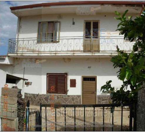Foto IMMOBILI-IMMOBILE RESIDENZIALE-09010 morimenta de basciu su, italia