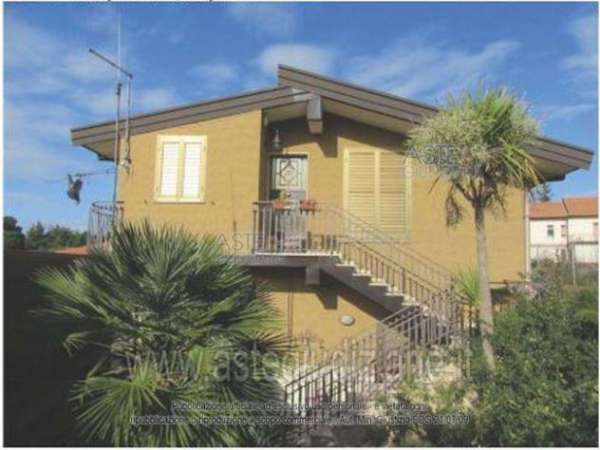Foto IMMOBILI-IMMOBILE RESIDENZIALE-Contrada vallone rosso, via boschetto  sp 158
