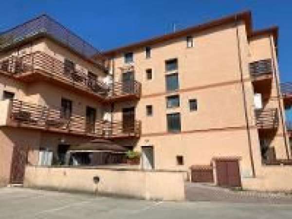Foto IMMOBILI-IMMOBILE RESIDENZIALE-Via case gioacchino n.13 b