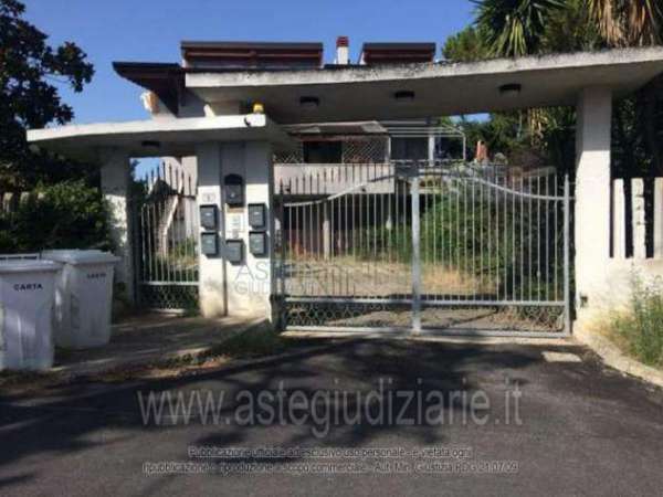 Foto IMMOBILI-IMMOBILE RESIDENZIALE-Via dei tigli n. 5