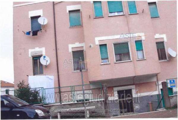 Foto IMMOBILI-IMMOBILE RESIDENZIALE-Via latina, 3