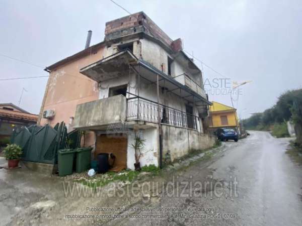Foto IMMOBILI-IMMOBILE RESIDENZIALE-Via mirabella, 19