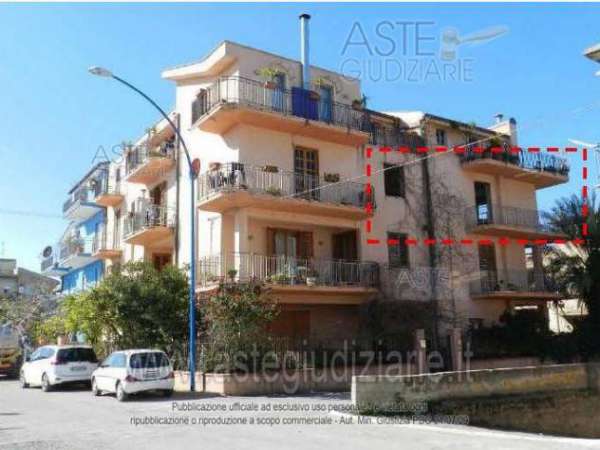 Foto IMMOBILI-IMMOBILE RESIDENZIALE-Via pietro nenni, 6