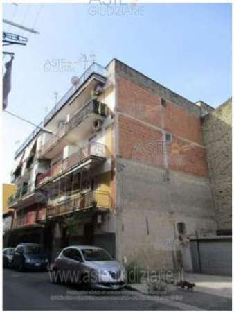 Foto IMMOBILI-IMMOBILE RESIDENZIALE-Via santa maria della passione, 295 gi  corso sirena iv trav. a sinistra n.277