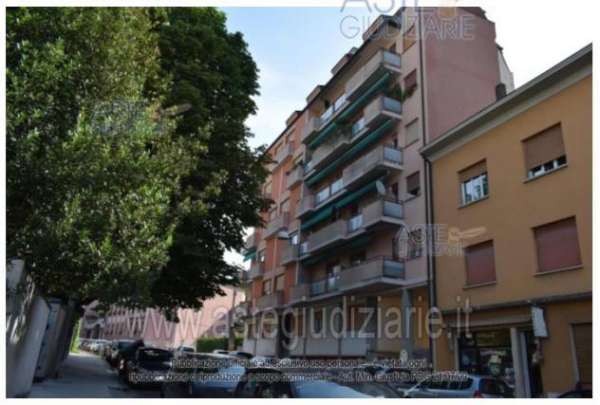 Foto IMMOBILI-IMMOBILE RESIDENZIALE-Via silvio pellico 8