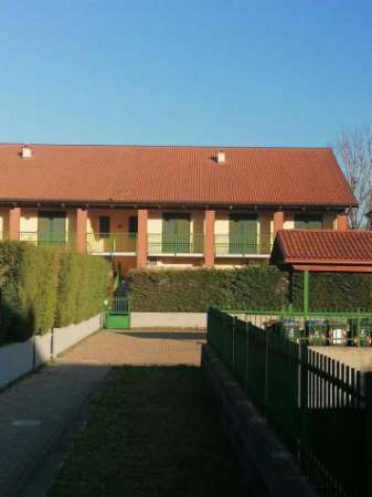 Foto Impresa vende Nuovi Appartamenti E ville con giardino privato
