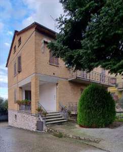 Foto in Vendita, 1 Locale, 212,87 mq, Perugia