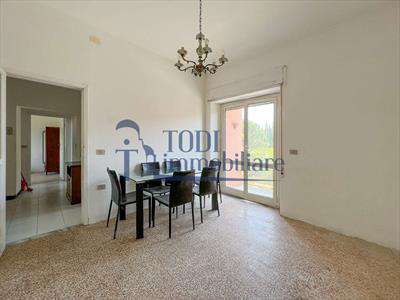 Foto in Vendita, 4 Locali, 80 mq, Todi