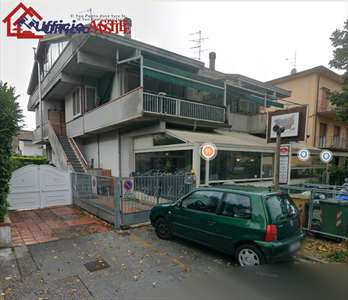 Foto in Vendita, pi� di 6 Locali, 143,2 mq, Camaiore (Lido di Camaio