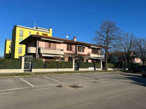 Foto IN VILLA  P. TERRA CON GIARDINO PRIVATO