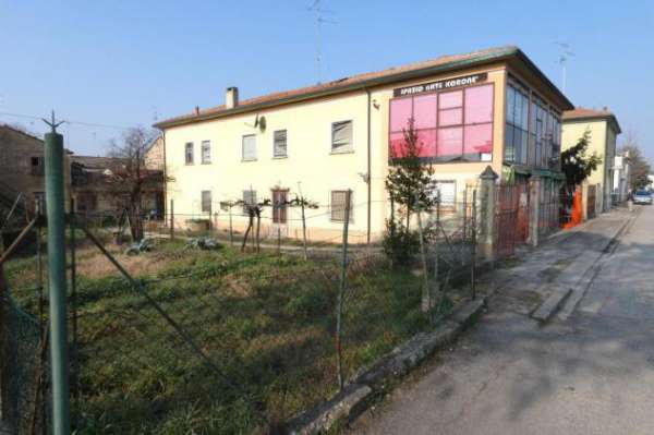 Foto LA CASA COL NEGOZIO. Via XXV luglio. Alfonsine.