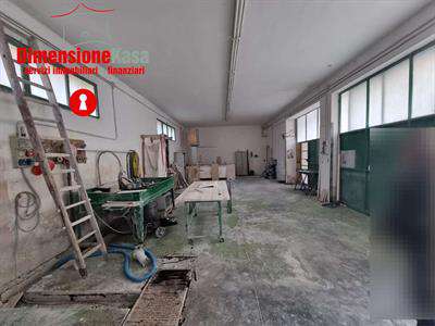 Foto Laboratorio in Vendita, 3 Locali, 180 mq, Cimitile
