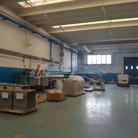 Foto Laboratorio in Vendita a Milano Certosa